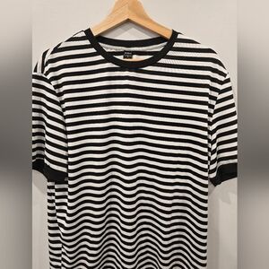 SHEIN Monochrome Striped Men's Tee